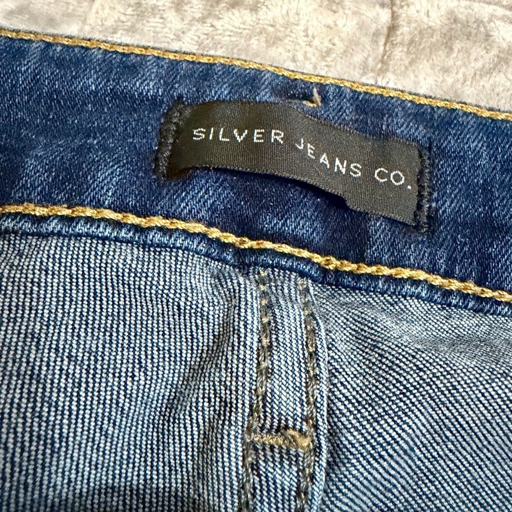 Silver Jeans Co Avery Straight Jeans Sz 18x31 Medium Wash Mid Rise - Picture 3 of 8